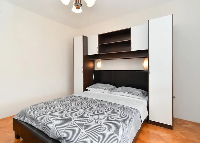 Aleksandra 43 Apartman *